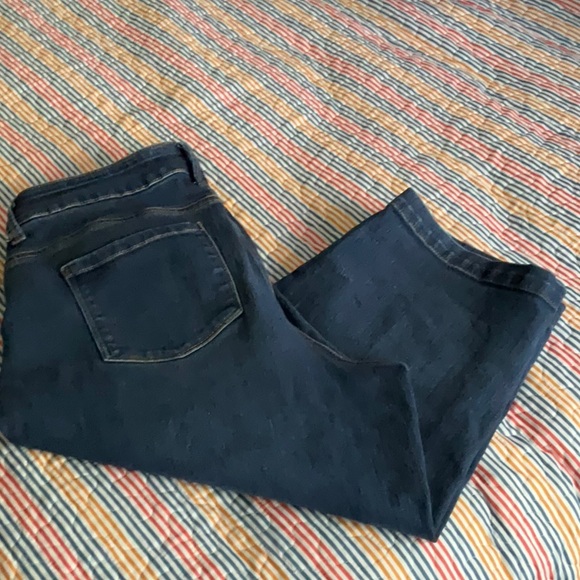 Time and Tru Denim Stretch Capris - Picture 2 of 4